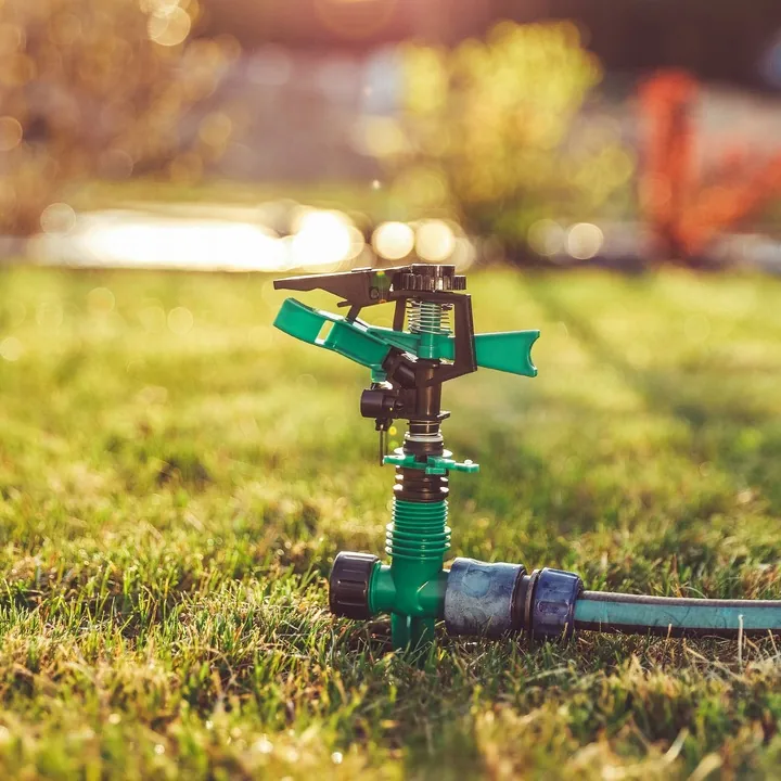 MOCNY ZRASZACZ OGRODOWY PULSACYJNY WBIJANY SPRINKLER OBROTOWY DO TRAWNIKA NAWADNIANIA OGRODU